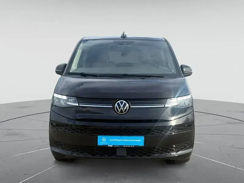 Gebraucht VW Multivan Life 136 PS (100 kW) 2023 Deep black perleffekt Van / Kleinbus