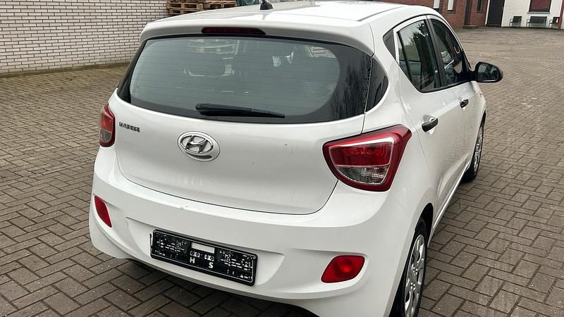 Weiß Gebraucht 2014 Hyundai i10 Kleinwagen | 2.299 € (Guter Preis) - Bild 1/4