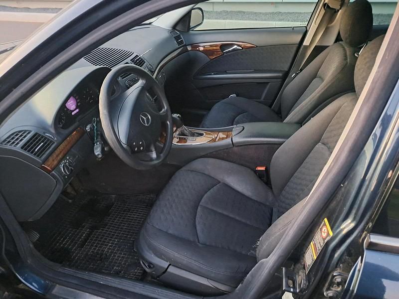 Gebraucht Mercedes E270 177 PS (130 kW) 2003 Limousine
