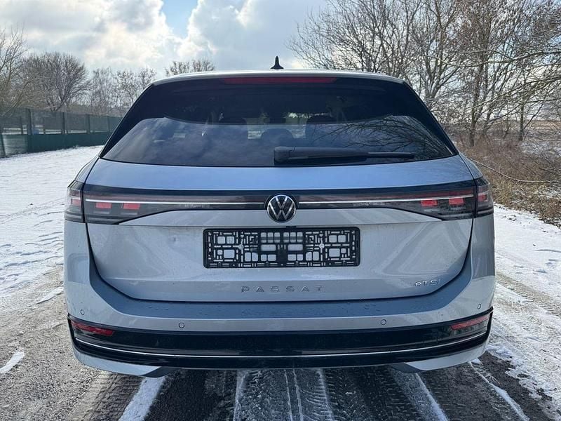 Gebraucht VW Passat 150 PS (110 kW) 2026 Silber Kombi