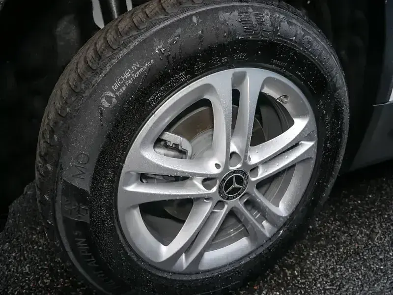 Gebraucht Mercedes GLB200 Progressive 150 PS (110 kW) 2025 Weiß SUV
