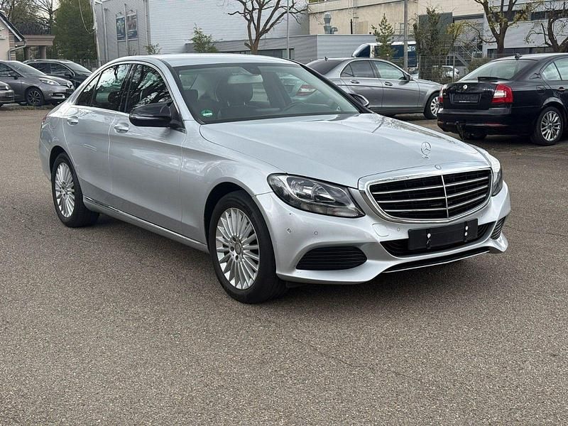 Gebraucht Mercedes C180 156 PS (114 kW) 2015 Silber Limousine