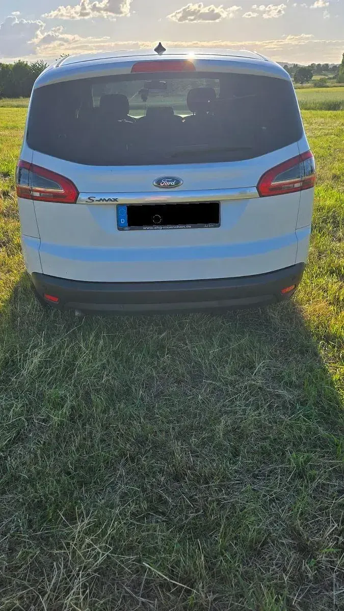 Gebraucht Ford S-MAX Titanium 163 PS (119 kW) 2015 Weiß Van / Kleinbus