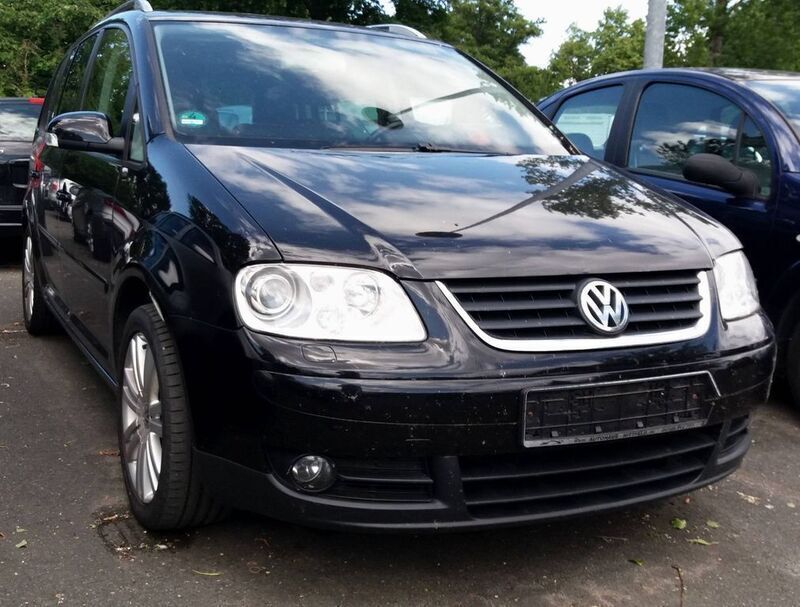 Schwarz metallic Gebraucht 2006 VW Touran Van / Kleinbus | 3.500 € (Fairer Preis) - Bild 1/4