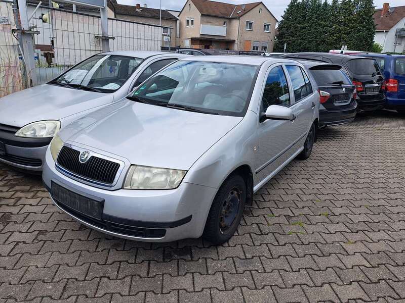 Silber Gebraucht 2004 Skoda Fabia Limousine | 1.300 € (Fairer Preis) - Bild 1/4