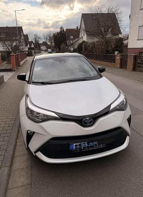 Weiß Gebraucht 2022 Toyota C-HR Team SUV | 26.500 € (Teuer) - Bild 1/4