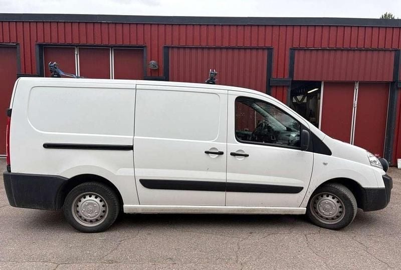 Weiß Gebraucht 2015 Toyota Proace Van | 7.459 € (Guter Preis) - Bild 1/4