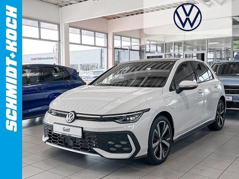 Pure white Gebraucht 2024 VW Golf VIII GTE Limousine | 49.999 € (Teuer) - Bild 1/4
