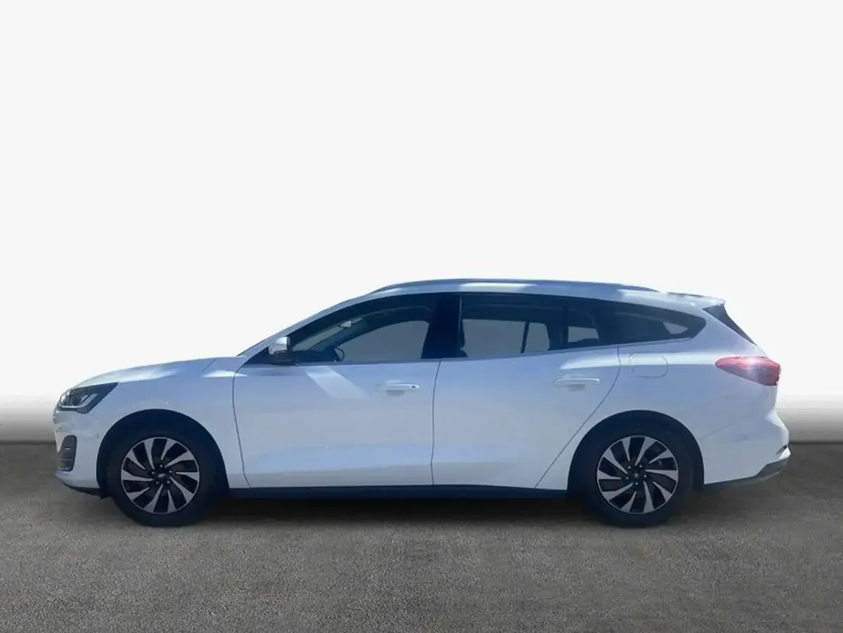 Gebraucht Ford Focus Titanium 155 PS (114 kW) 2025 Frozen white Kombi