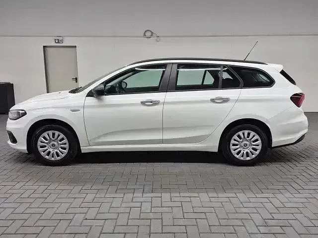 Usado Fiat Tipo Pop 120 CV (88 kW) 2018 Blanco Familiar
