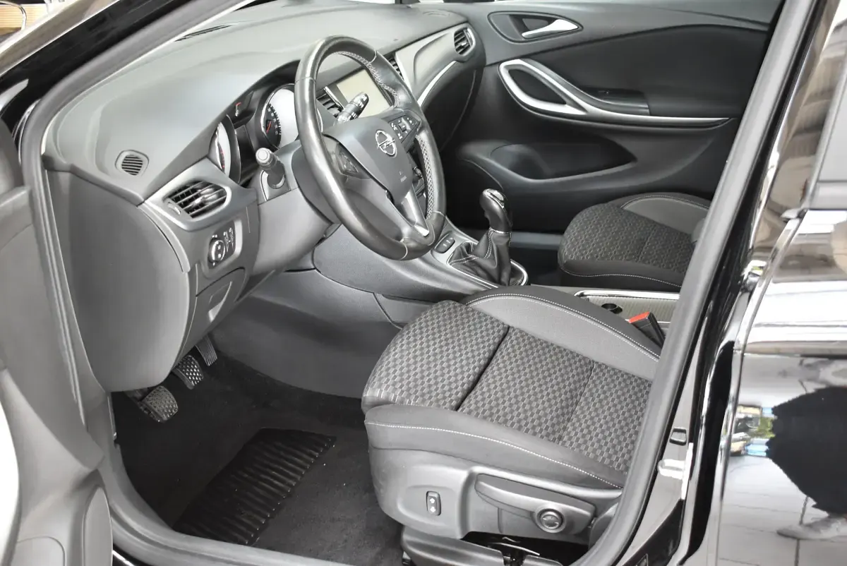 Gebraucht Opel Astra Edition 131 PS (96 kW) 2020 Schwarz onyxschwarz – met. Limousine