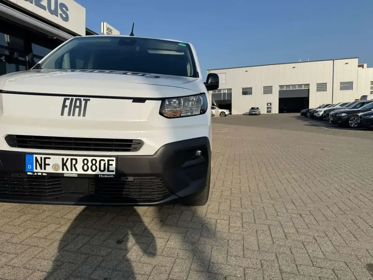 Gebraucht Fiat e-Doblò 100 kW (136 PS) 2025 Gelato weiß Van / Kleinbus