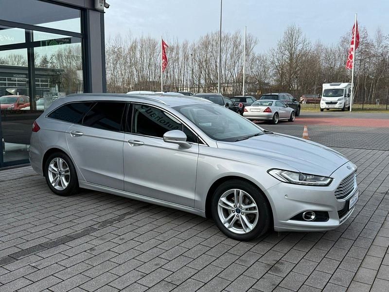 Gebraucht Ford Mondeo Titanium 179 PS (131 kW) 2016 Silber Kombi