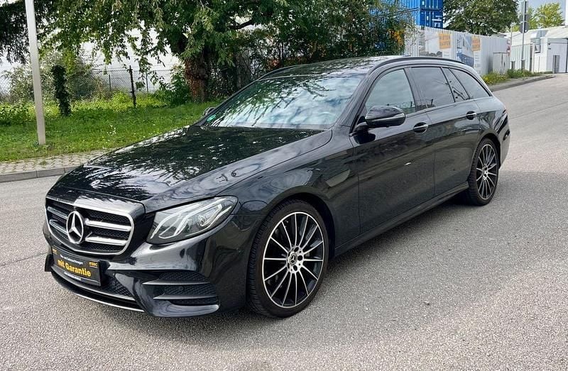 Schwarz Gebraucht 2019 Mercedes E400 AMG Limousine | 30.490 € (Guter Preis) - Bild 1/4