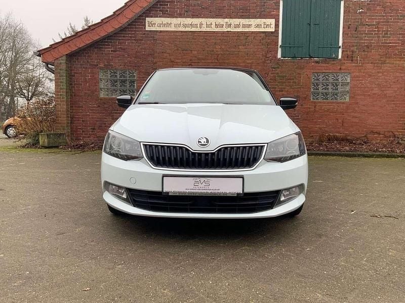 Weiß Gebraucht 2015 Skoda Fabia Style Limousine | 7.250 € (Fairer Preis) - Bild 1/4