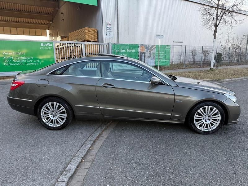 Gebraucht Mercedes E350 231 PS (169 kW) 2009 Grau Coupé