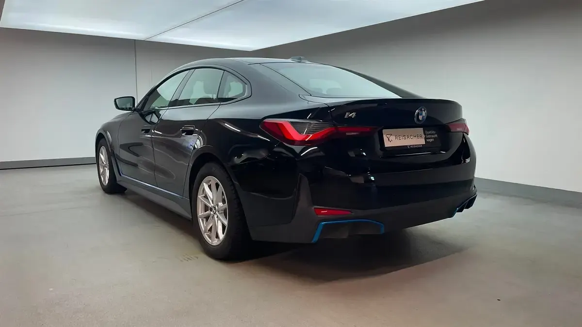 Używany BMW i4 Efficient Dynamics 210 kW (286 KM) 2023 Czarny Sedan/Limuzyna
