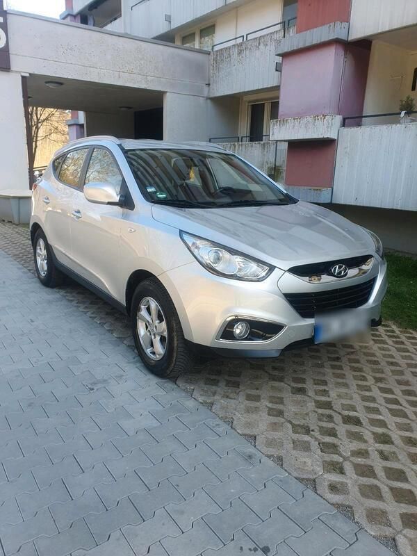 Silber Gebraucht 2013 Hyundai ix35 Edition SUV | 8.999 € (Fairer Preis) - Bild 1/4