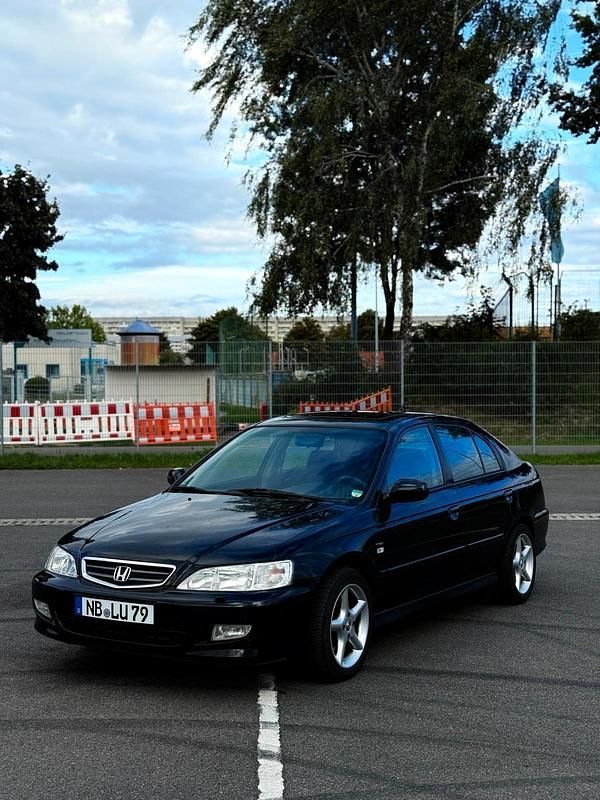 Schwarz Gebraucht 2025 Honda Accord Limousine | 2.700 € - Bild 1/4