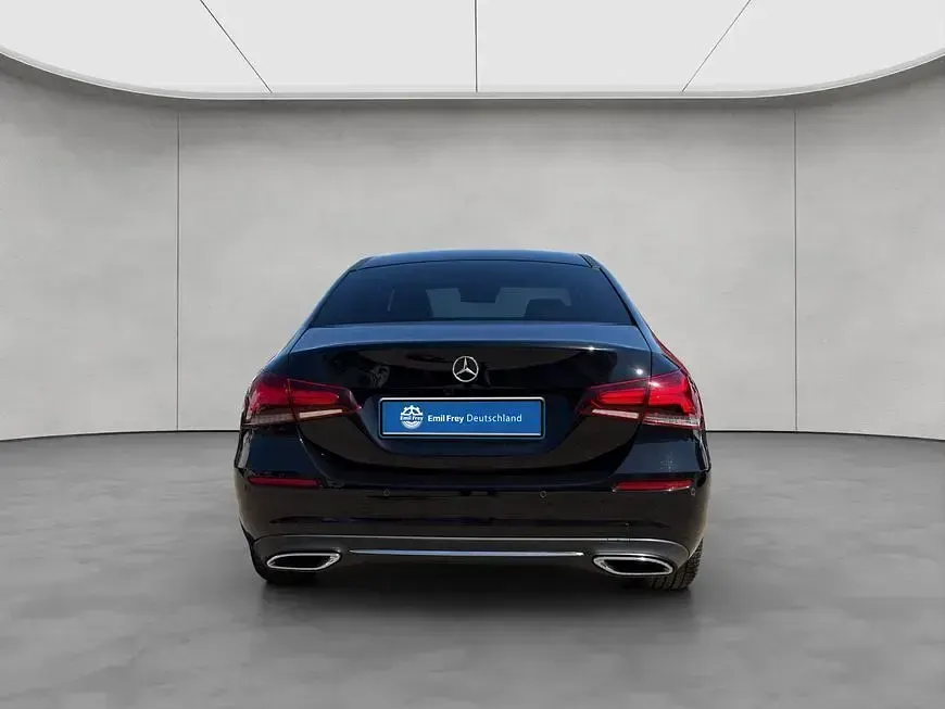 Gebraucht Mercedes A200 Progressive 163 PS (119 kW) 2020 Schwarz Limousine