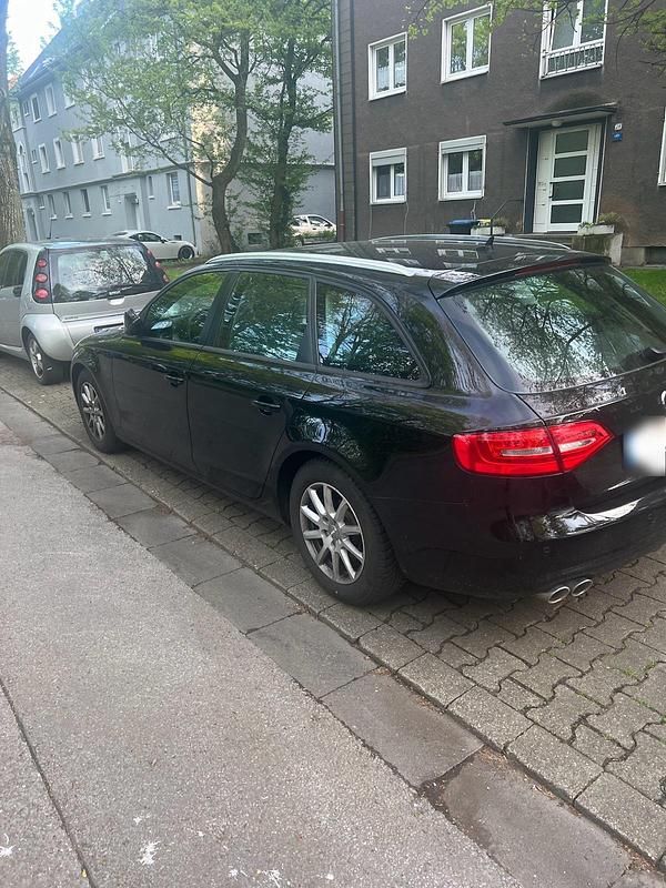 Gebraucht Audi A4 Comfort 150 PS (110 kW) 2015 Schwarz Kombi