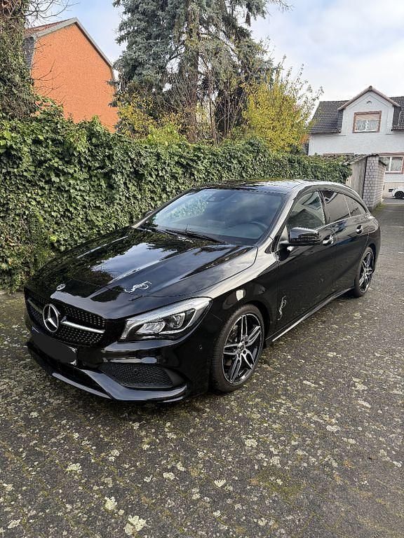 Schwarz Gebraucht 2019 Mercedes CLA200 Shooting Brake Kombi | 16.500 € (Guter Preis) - Bild 1/4