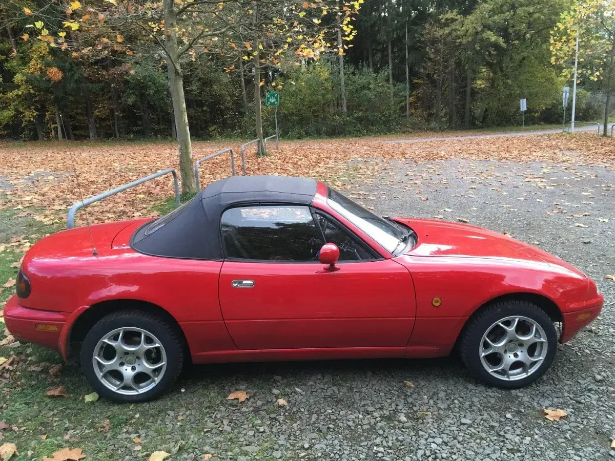 Gebraucht Mazda MX5 90 PS (66 kW) 1995 Rot Cabrio