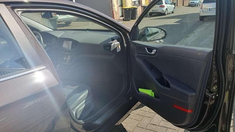 Gebraucht Hyundai Ioniq Premium 141 PS (103 kW) 2017 Braun Kleinwagen