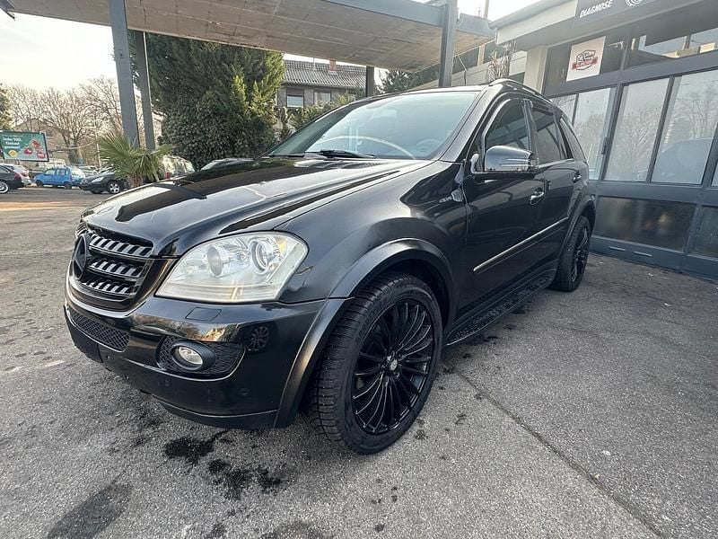 Schwarz Gebraucht 2006 Mercedes 320 AMG SUV | 5.499 € (Fairer Preis) - Bild 1/4