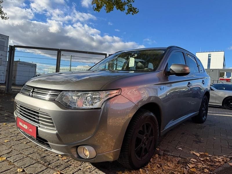 Gebraucht Mitsubishi Outlander P-HEV Intense 121 PS (88 kW) 2014 Grau SUV