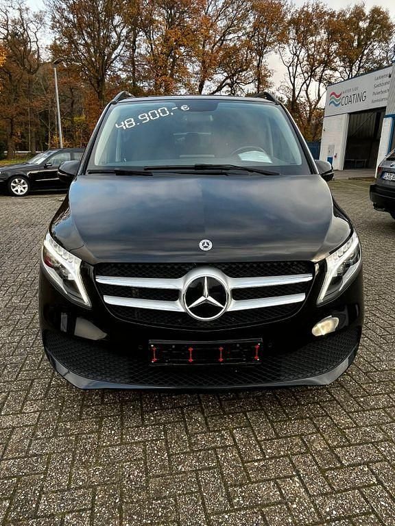 Gebraucht Mercedes V300 Avantgarde 237 PS (174 kW) 2022 Schwarz Van / Kleinbus