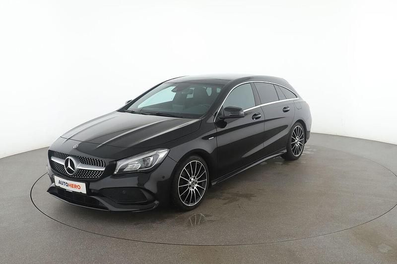 Schwarz Gebraucht 2017 Mercedes CLA200 Shooting Brake AMG line Kombi | 22.010 € (Fairer Preis) - Bild 1/3