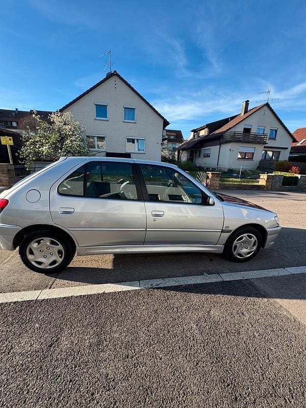 Gebraucht Peugeot 306 89 PS (65 kW) 2000 Grau Kleinwagen