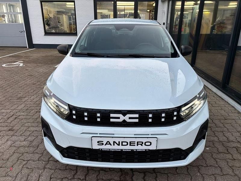 Neu Dacia Sandero Essentiel 67 PS (49 kW) 2026 Weiß Limousine