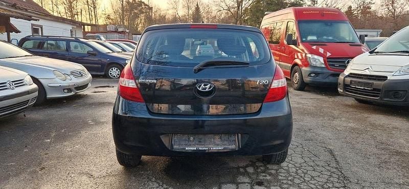 Gebraucht Hyundai i20 Edition 77 PS (56 kW) 2010 Schwarz Kleinwagen