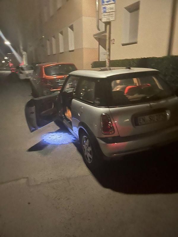 Silber Gebraucht 2006 Mini ONE Seven Kleinwagen | 2.200 € (Guter Preis) - Bild 1/4