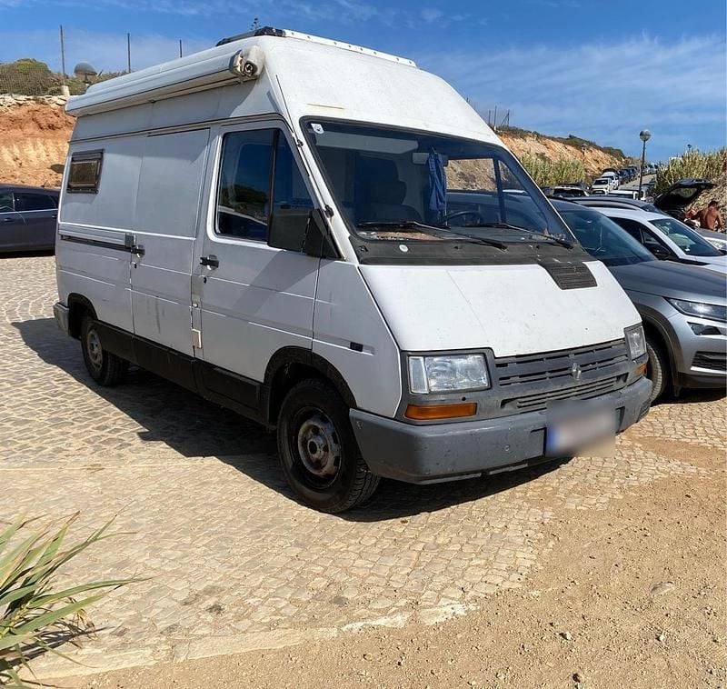 Weiß Gebraucht 1990 Renault Trafic Van / Kleinbus | 900 € - Bild 1/2