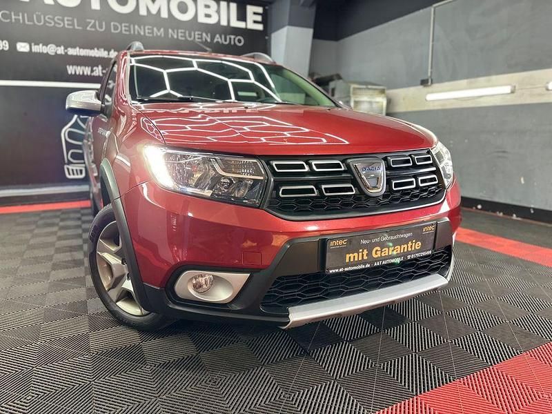 Gebraucht Dacia Logan MCV Stepway 90 PS (66 kW) 2018 Rot Kombi