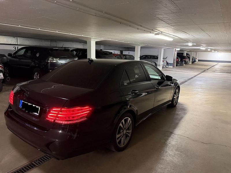 Gebraucht Mercedes E250 Avantgarde 204 PS (150 kW) 2014 Schwarz Limousine