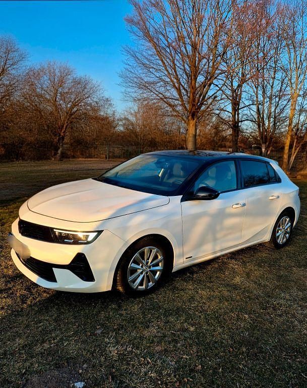 Gebraucht Opel Astra Ultimate 131 PS (96 kW) 2022 Weiß Limousine