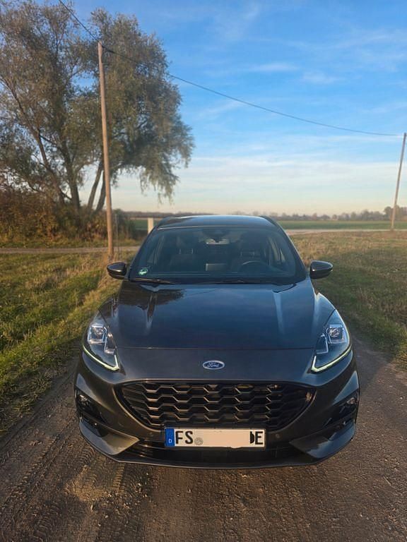 Grau Gebraucht 2020 Ford Kuga ST-Line X SUV | 22.000 € (Guter Preis) - Bild 1/4