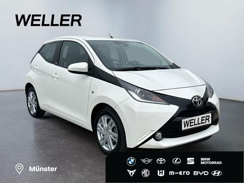 Gebraucht Toyota Aygo Edition-S 69 PS (50 kW) 2017 Weiss Kleinwagen
