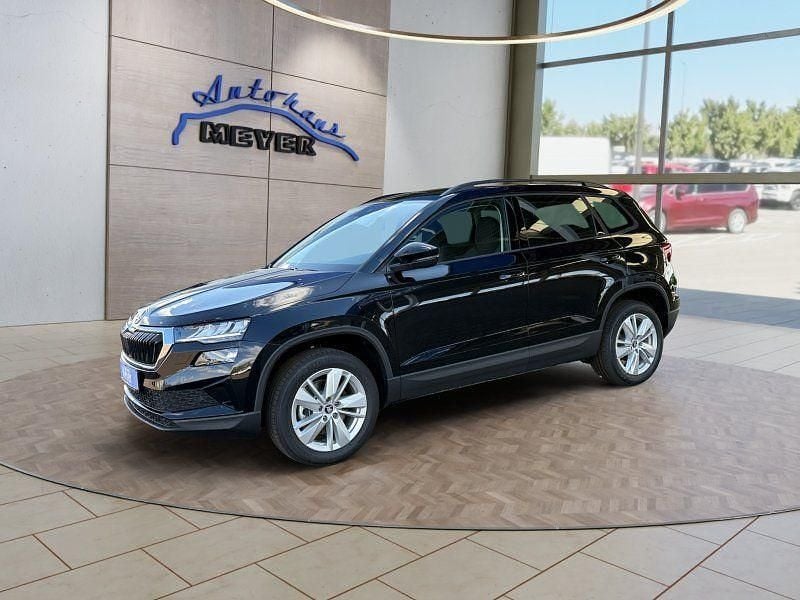 Black magic Neu 2025 Skoda Karoq SUV | 31.810 € (Superpreis) - Bild 1/4