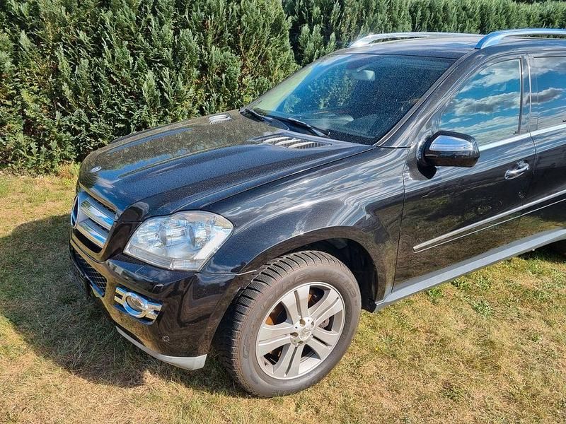 Schwarz Gebraucht 2009 Mercedes GL320 SUV | 13.250 € (Etwas zu teuer) - Bild 1/4