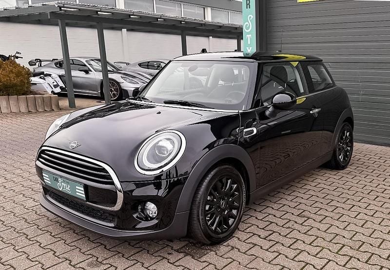 Schwarz metallic Gebraucht 2018 Mini Cooper Pepper Kleinwagen | 16.070 € (Superpreis) - Bild 1/4