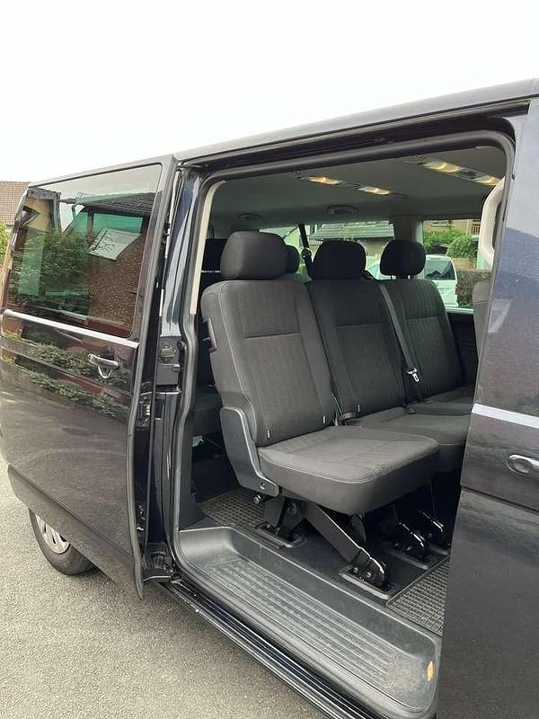 Gebraucht VW Caravelle Comfortline 150 PS (110 kW) 2017 Blau Van