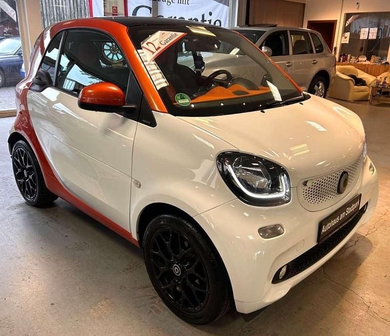 Weiß Gebraucht 2015 Smart ForTwo Coupé Edition #1 Kleinwagen | 6.999 € (Guter Preis) - Bild 1/4