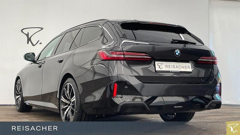 Neu BMW 540 Performance 303 PS (222 kW) 2026 Grau Kombi