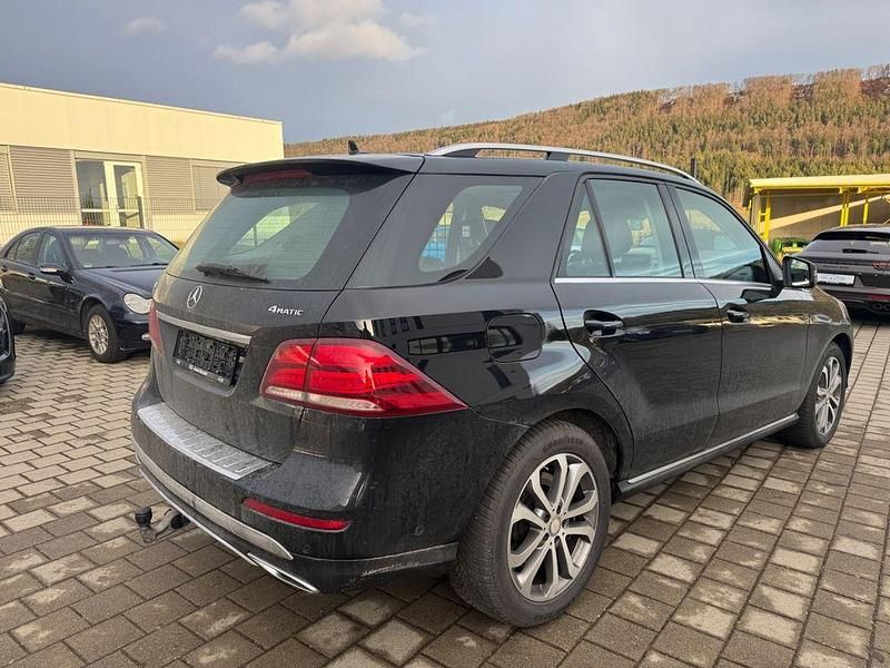 Gebraucht Mercedes GLE250 204 PS (150 kW) 2017 Schwarz SUV