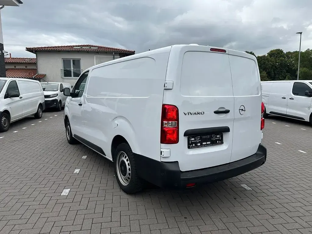 Gebraucht Opel Vivaro-e Combi Basis 144 PS (105 kW) 2025 Weiß Van / Kleinbus